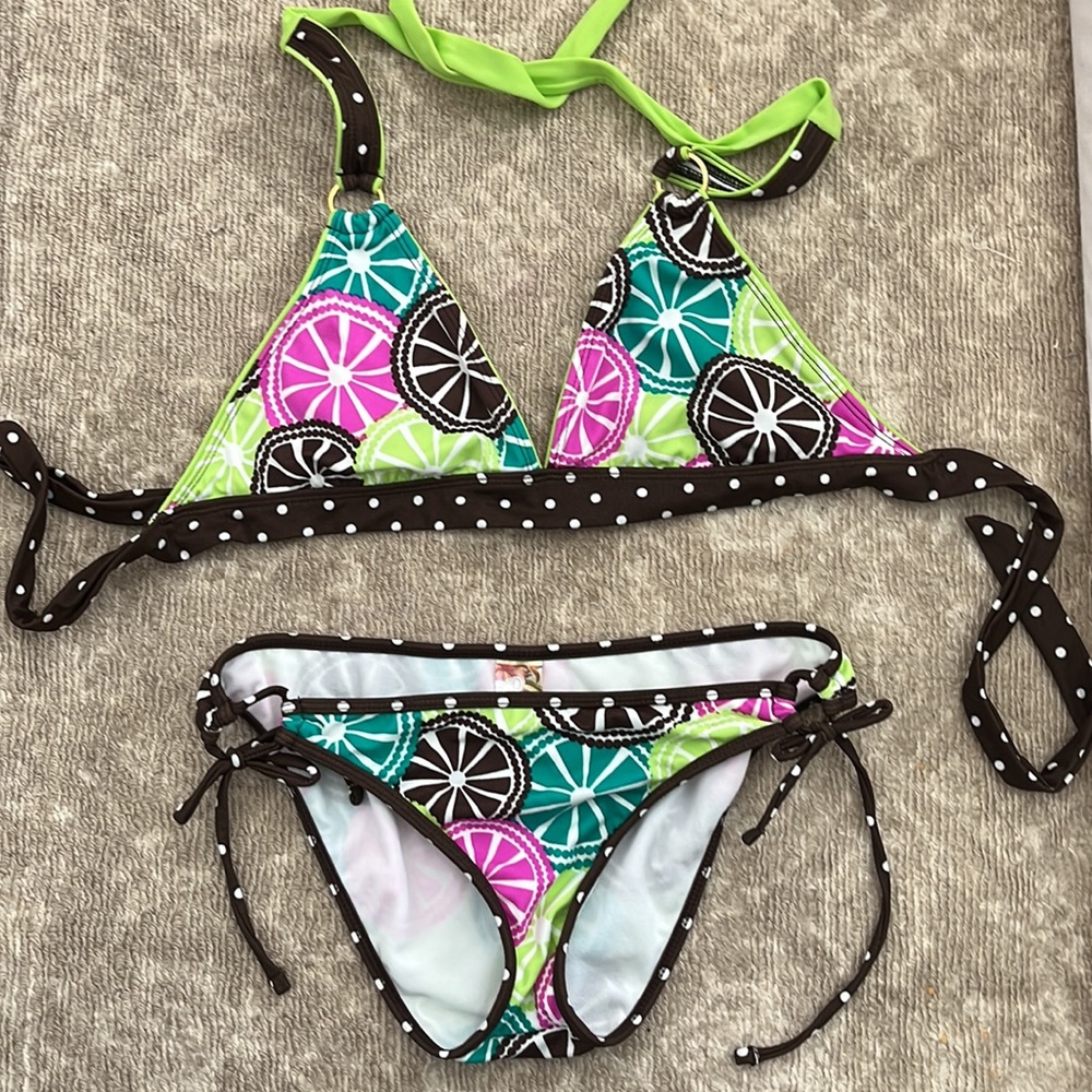 Brand new Roxy Raisins bikini set and skirt Small
